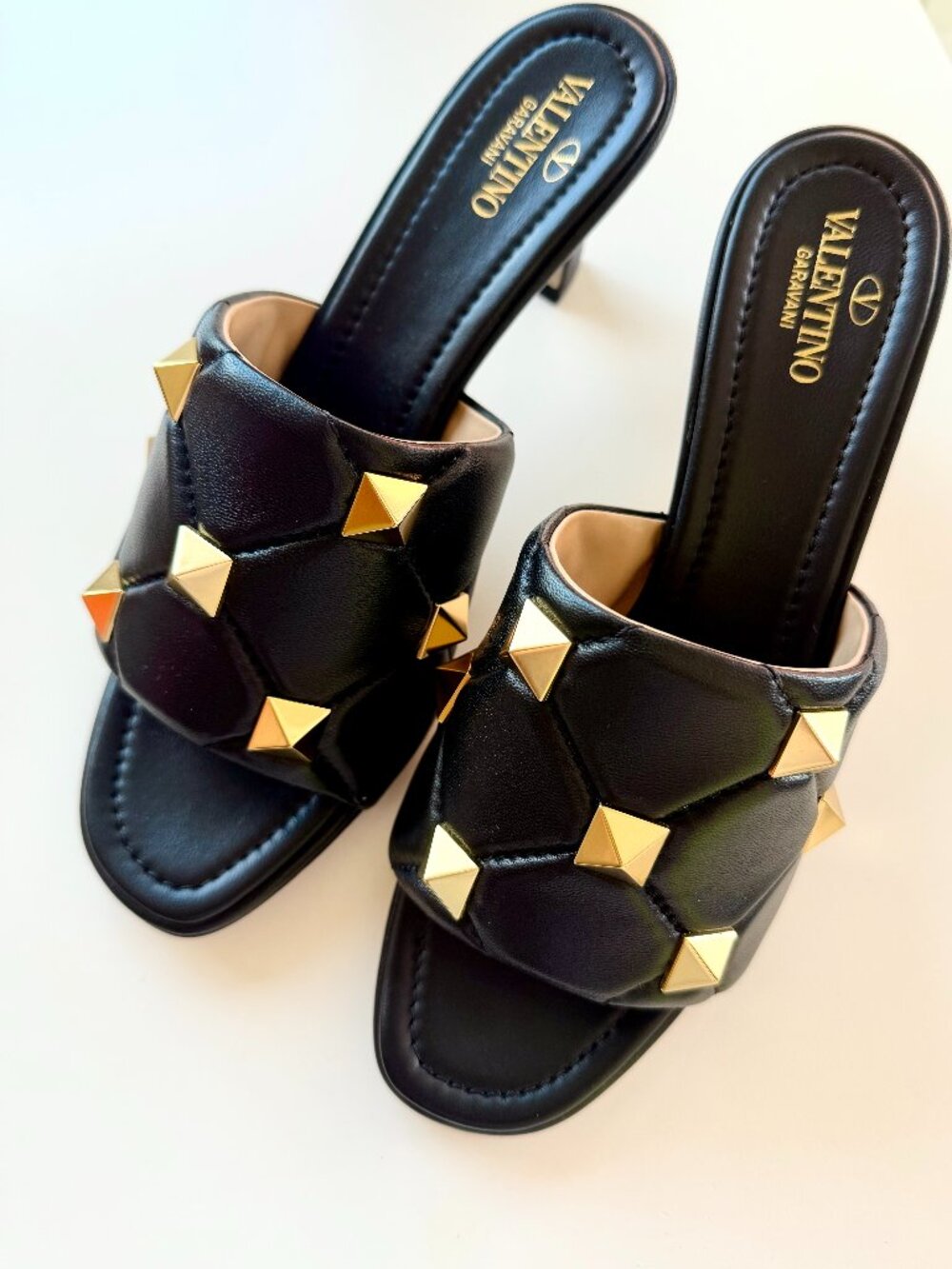 VALENTINO GARAVANI ROMAN STUD LEATHER SANDALS SIZE 41